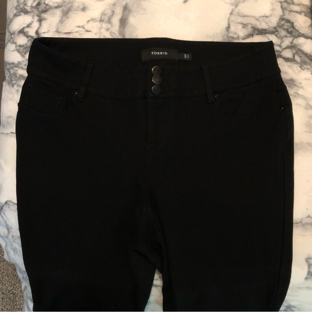 Torrid Size 16R Black Skinny Jeans (Stretch - Super Soft)